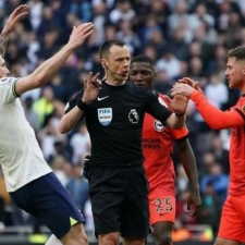 Brighton erleidet den entschuldigenden Hattrick der Schiedsrichterfirma