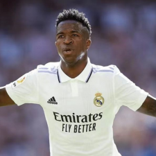 Vinicius weigert sich, das Trikot Nr. 7 anzunehmen
