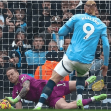 Chelsea verliert unerwartet, Liverpool bleibt in Führung, Manchester City gerät ins Tief