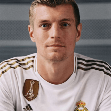Kroos bleibt dem Team weiterhin treu und verlängert seinen Vertrag bei Real Madrid um ein Jahr