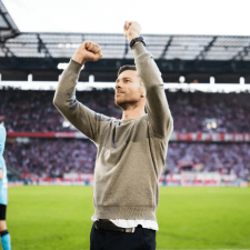 Leverkusen ist seit 34 Spielen ungeschlagen und führt die Bundesliga mit 10 Punkten Vorsprung an