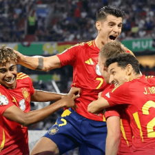 Spanien gewinnt den Europapokal mit sieben Siegen