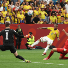 Schweizer Abwehr schafft Wunder – Rückkehr ins WM-Viertelfinale nach 72 Jahren