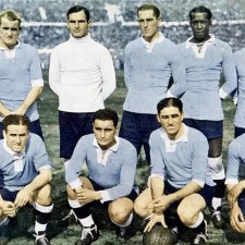 Die Geburt des ersten Weltcups, Uruguay 4-2 Argentinien