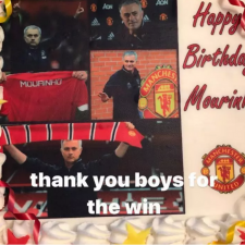 Mourinho hat drei Segen und zeigt seinen Geburtstagskuchen